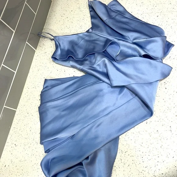 Gianni Bini Asymmetrical Lavender Dress. Size 8 - Picture 5 of 5